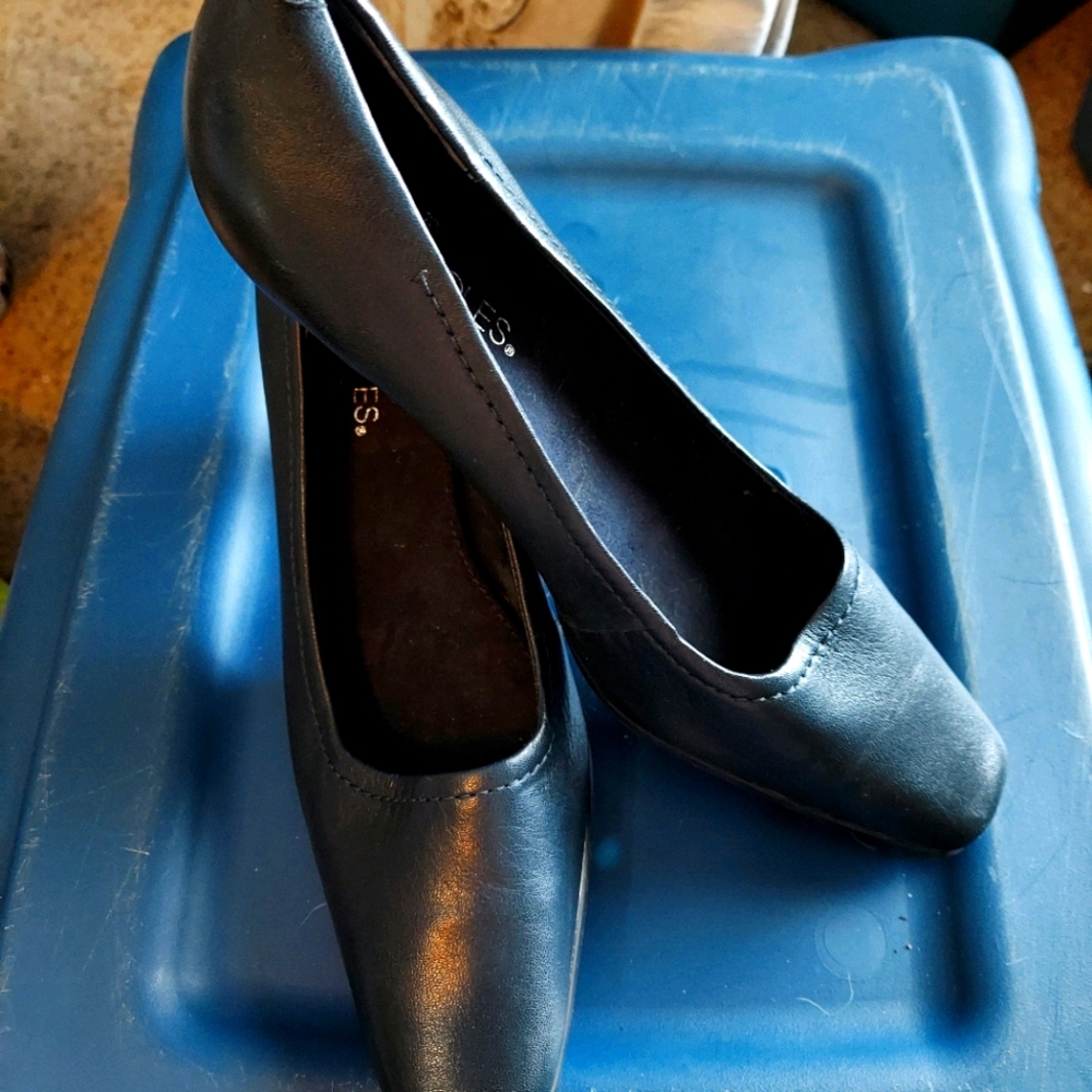 Women's  Navy Blue Heels pumps